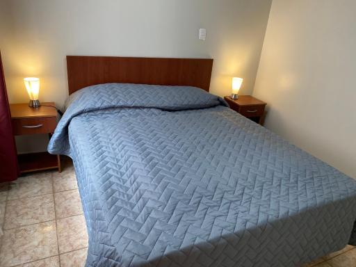 Habitación doble con baño privado Wifi y Tv Cable - Habitación 01 - Housity