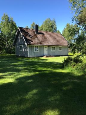 Lake and Forest Hideaway - Housity