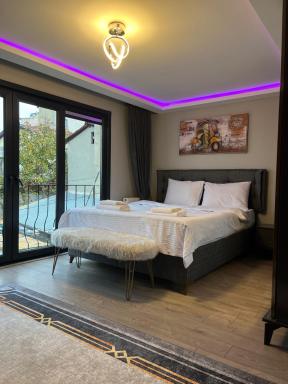 Ortakoy Suit - Housity