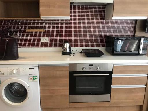 Thong condo studio apartment. - Housity