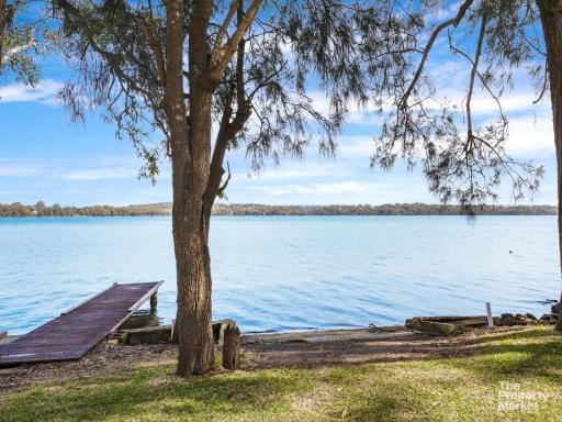Lake Getaway - Housity