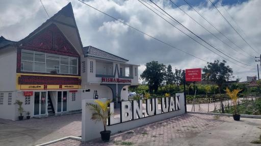 Hotel Wisma Mangurna - Housity
