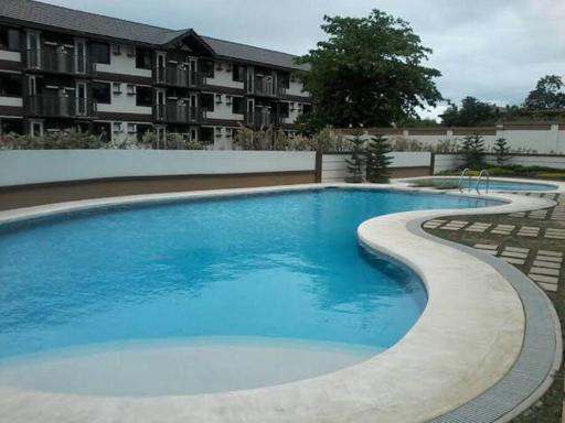 Lovely condo with pool and “netflix and chill” - Housity