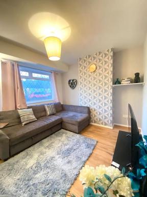 SwankyHome 4 Groups/Contractors - Housity