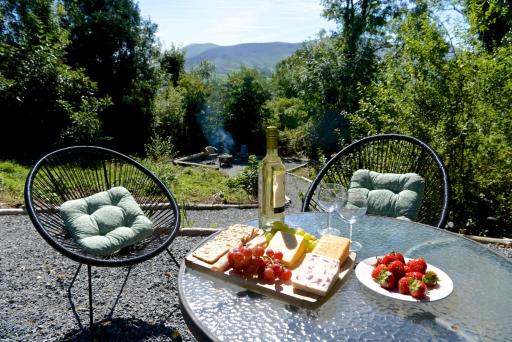 Corderry Farmhouse, idyllic cottage amid 250 acres - Housity