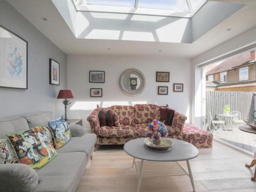The Treehouse, Eton High Street, Walk 2 Windsor - Housity