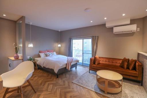 ZDT-614 - Housity