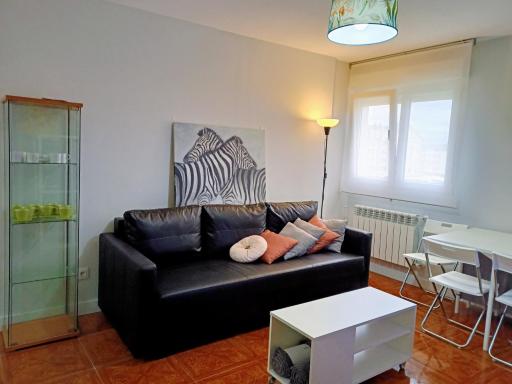 Colindres centro, ideal familias, estancias profesores y teletrabajo - Housity