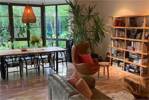 Spacious villa with an outdoor pool in Černošice - Housity