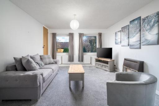 Spacious Pet-Friendly Apartment in Crawley by Sublime Stays - Housity