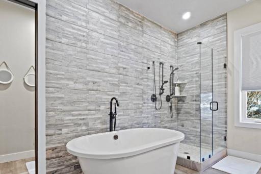 Pilgrims Cove Lake House - Housity