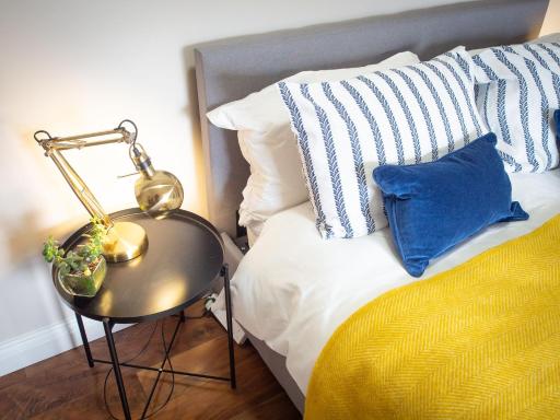 The Beeches - Chatsworth Apartment No 5 - Sleep2 - Housity