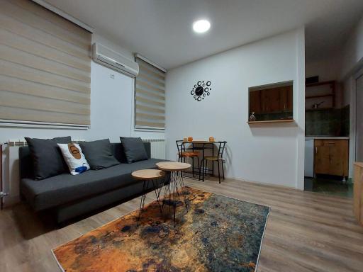 Dolly Zlatibor - Housity