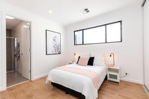Luxury private ensuite room close to Airport,City, Genelg Beach - Housity