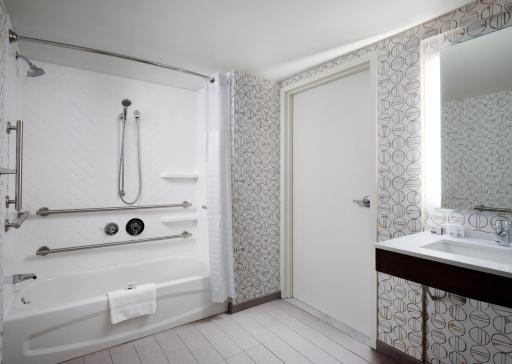 Holiday Inn Boston - Dedham Hotel & Conference Center, an IHG Hotel - Housity