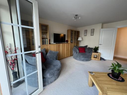Amazing Marina view Apartment with Balcony Bristol - Housity
