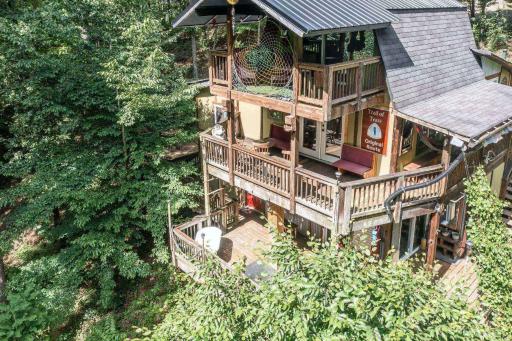Edward - The Hut - Housity
