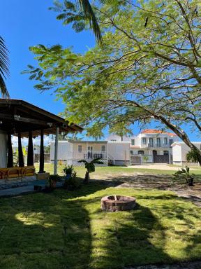 Casitas at Flambohio Beach Camp - Housity