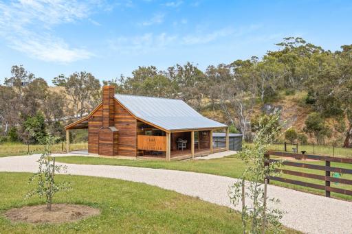 Grandview Accommodation - Hideaway Huts - Housity