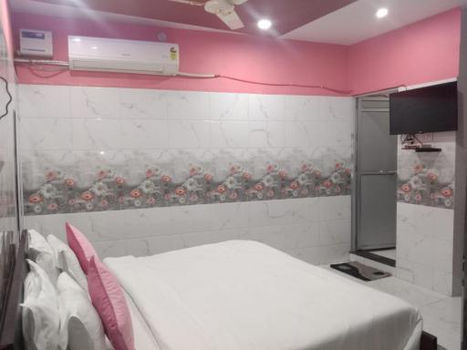 R. B.S Lodge By WB Inn - Housity