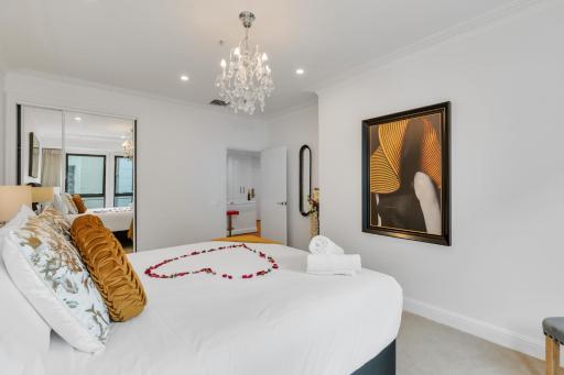 The Marble Royale - Housity