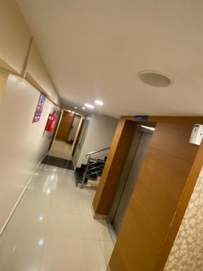 Greens Suite - Business Class Hotel - Opposite Ripon Building - Housity