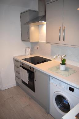 Kelpies Serviced Apartments- Cromwell Apt - Housity