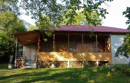 Kipiani's guesthouse - Housity