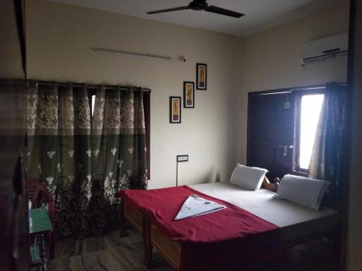 Padmavathi Guest House - vizag - Housity