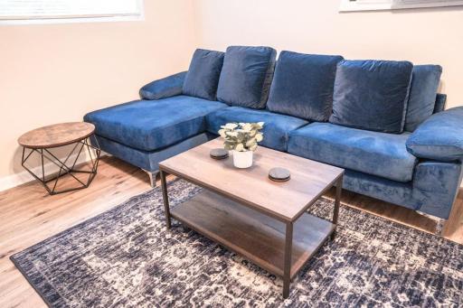Modern Convenience! Near Franklin Park! 1 BR Apt! - Housity
