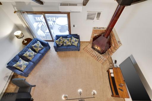 Stay On The Mountain, Under The Stars! - Housity