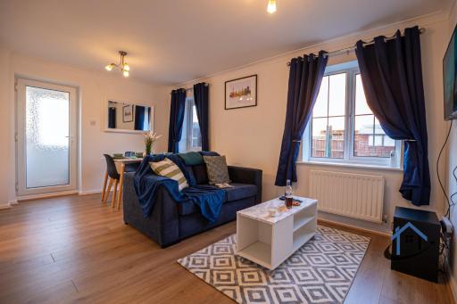 Franklin House 2 bed, king bed, parkingx2, workspace, wi-fi, corporates - Housity