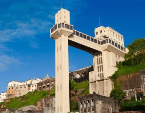 Quarto Casal Térreo perto Pelourinho - Housity