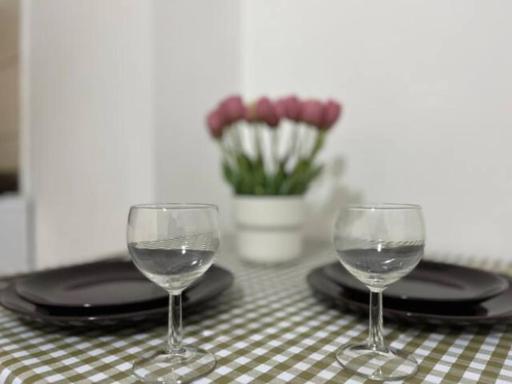 A14 Parliament Sunflower Cozy Apartment - Housity