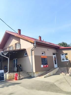 Gyöngy Apartmanház - Housity