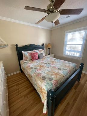 Beach Breeze 3, pet friendly, walking distance to Atlantic Ocean free parking - Housity
