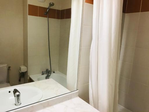 Studio mansardé avec balcon, piscine et parking souterrain à Samoëns - FR-1-629-92 - Housity