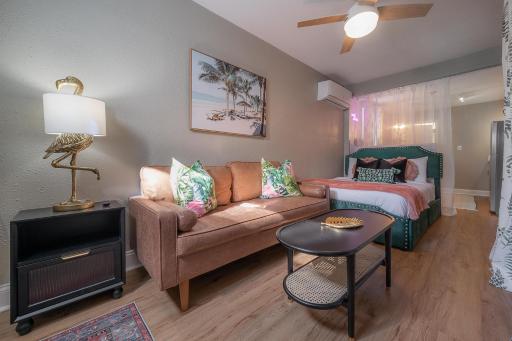 Stylish Updated Studio in Tampa | Hyde Park & UT - Housity