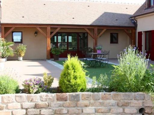 Grande Suite Familiale en Berry près du Golf et Spa - FR-1-591-393 - Housity