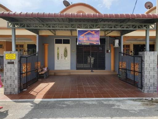 Qaseh Aida Guesthouse - Housity