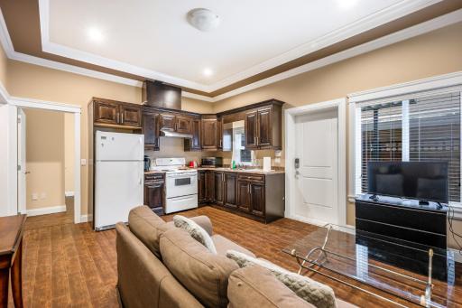 Dream home with kitchen, own entrance - Housity