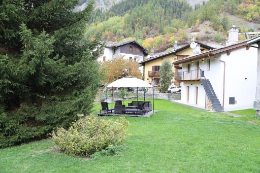 Appartamenti vista Monte Bianco Courmayeur-Entrèves - Housity