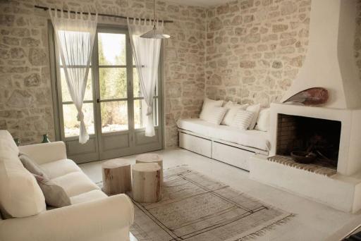 Pelagoo Residence - Amazing Stone House in Kalamos - Housity