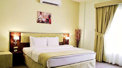 Weekdays Hotel - Housity