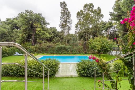 Marvelous, Secluded Villa w/ 3 BR , Pool & Garden, Kavos - Housity