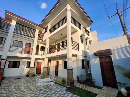 Point Gate Inn - Housity