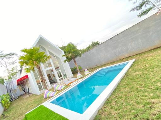 Karabineri Private Pool Jogja Villa - Housity