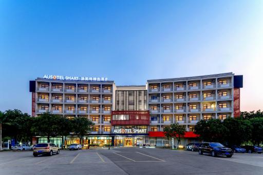 New Airport Hotel - Housity