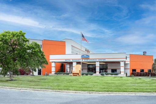 Howard Johnson by Wyndham Lima - Housity