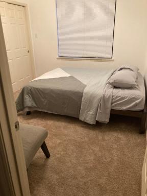 Lovely Downtown Room #2 no smoking no kids second floor - Housity